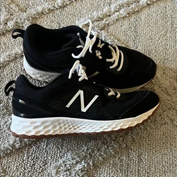 New Balance Black and White Athletic Shoes - Picture 2 of 7